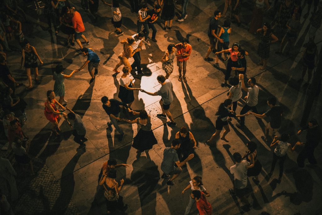 Tanzparty, Tanzende Paare auf Party